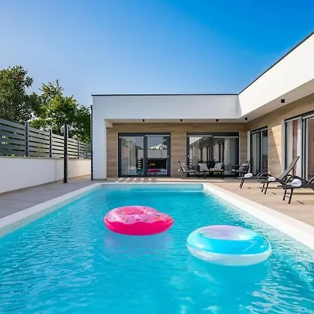 Beata By Istrialux * Bicici