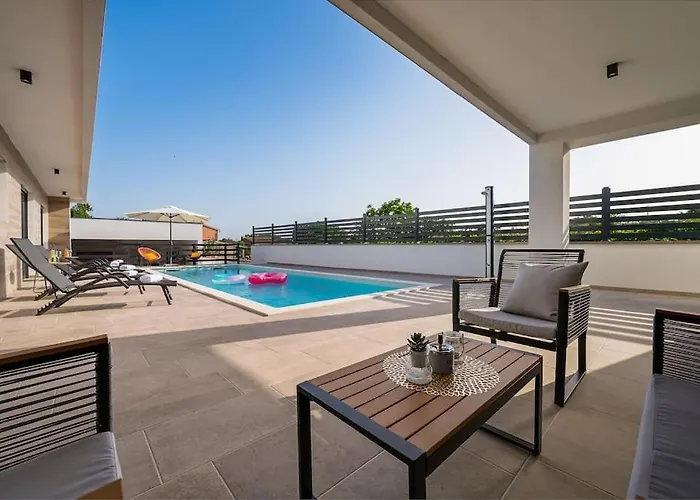 Villa Beata By Istrialux Bicici